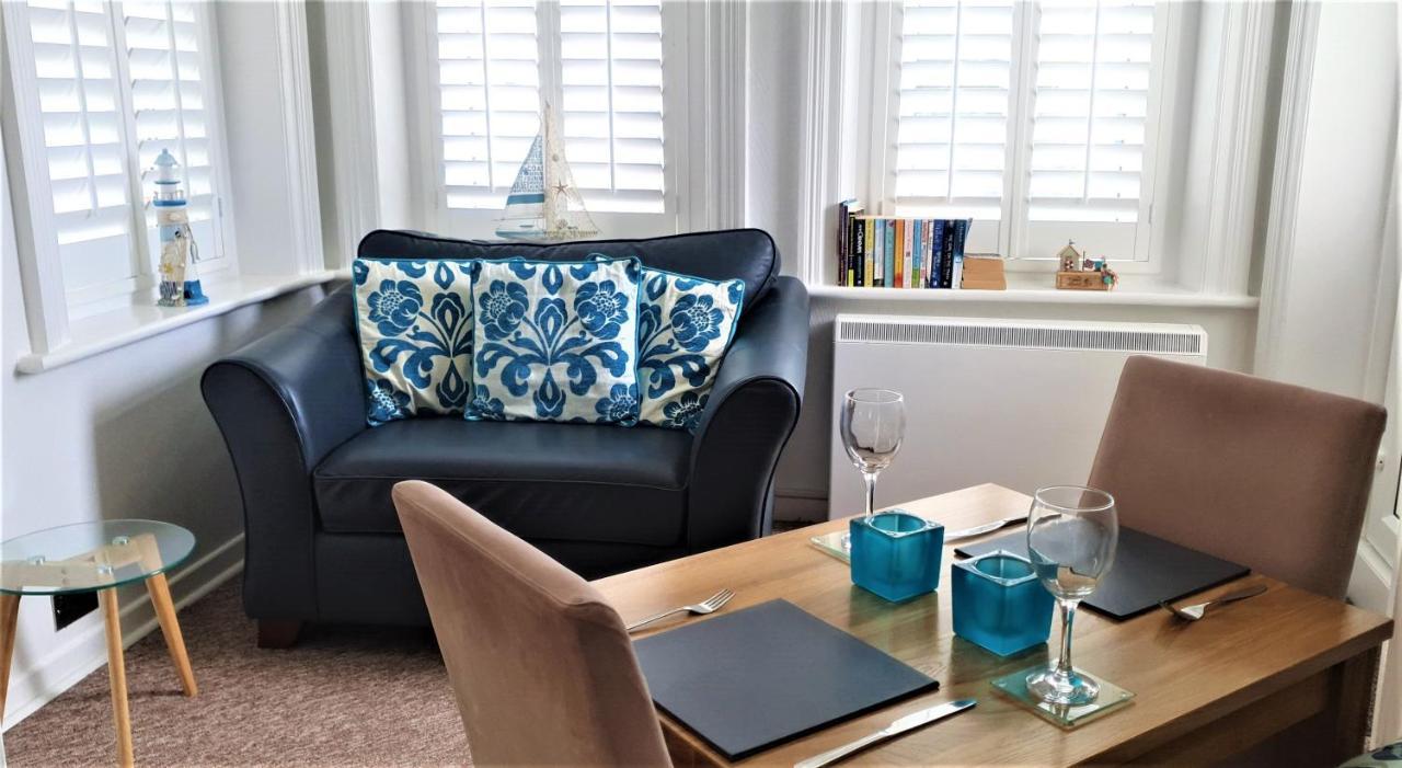 A Beautiful Apartment With Stunning Sea Views & Private Balcony Bournemouth Exterior photo