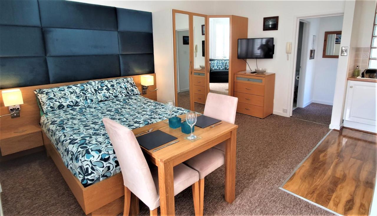 A Beautiful Apartment With Stunning Sea Views & Private Balcony Bournemouth Exterior photo