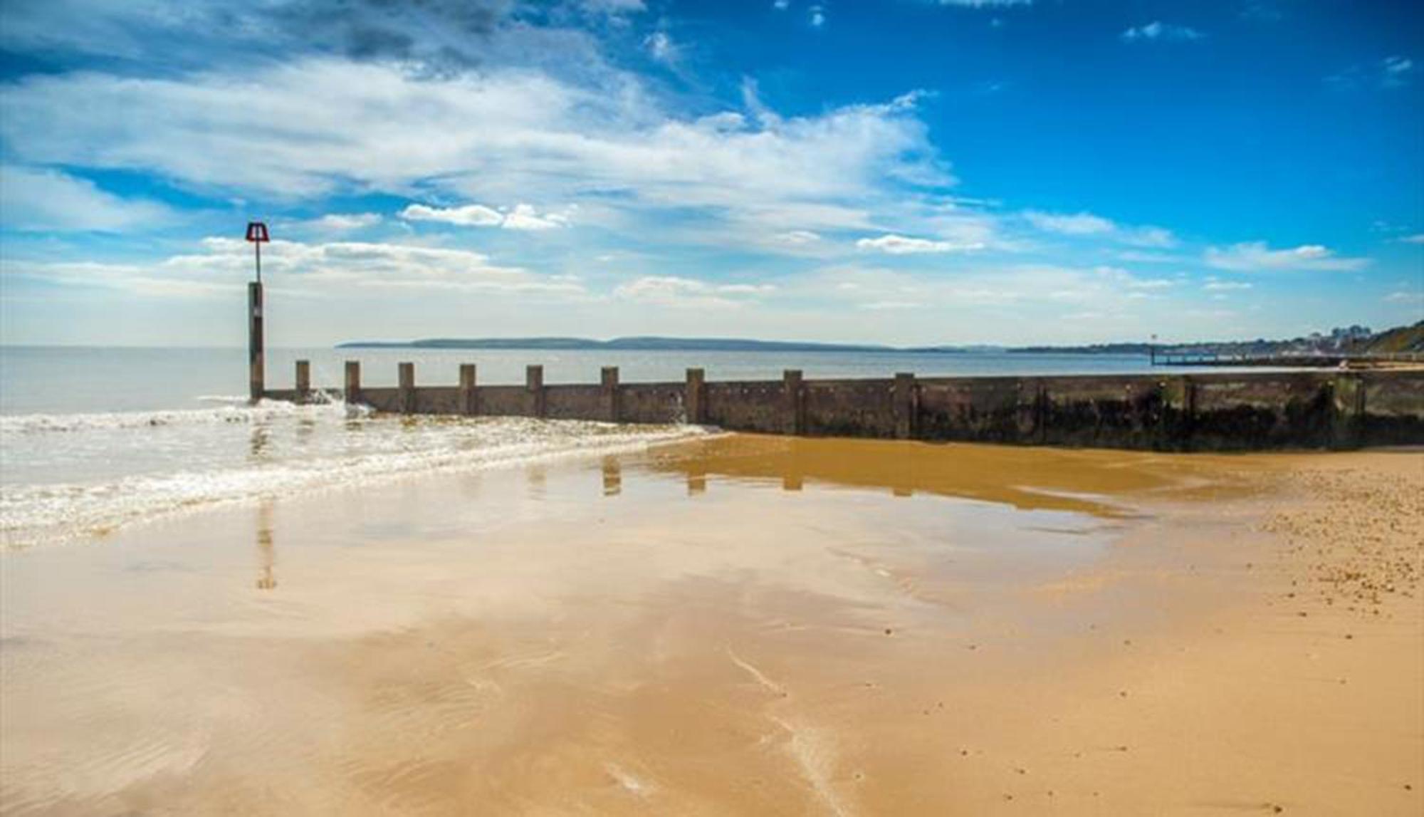 A Beautiful Apartment With Stunning Sea Views & Private Balcony Bournemouth Exterior photo